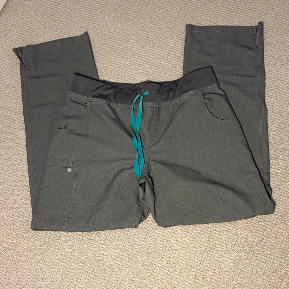 FIGS Women’s Kade Cargo Pants in Graphite with Teal Drawstring